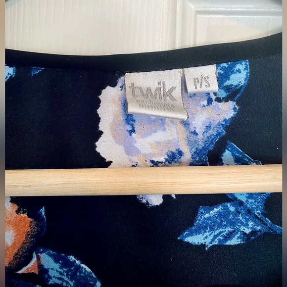Twik Floral Blouse - size Small - Picture 3 of 3